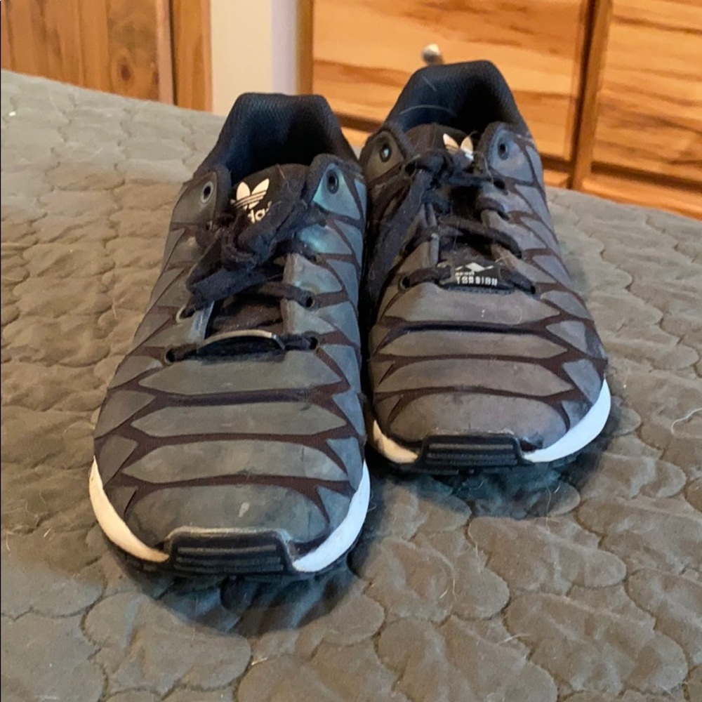 Reflective Adidas - Picture 2 of 5